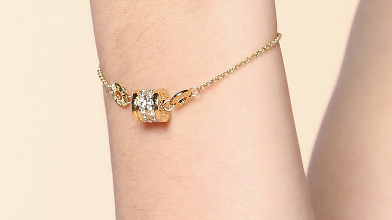 Lắc tay phù hợp với nhiều dáng tay khác nhau